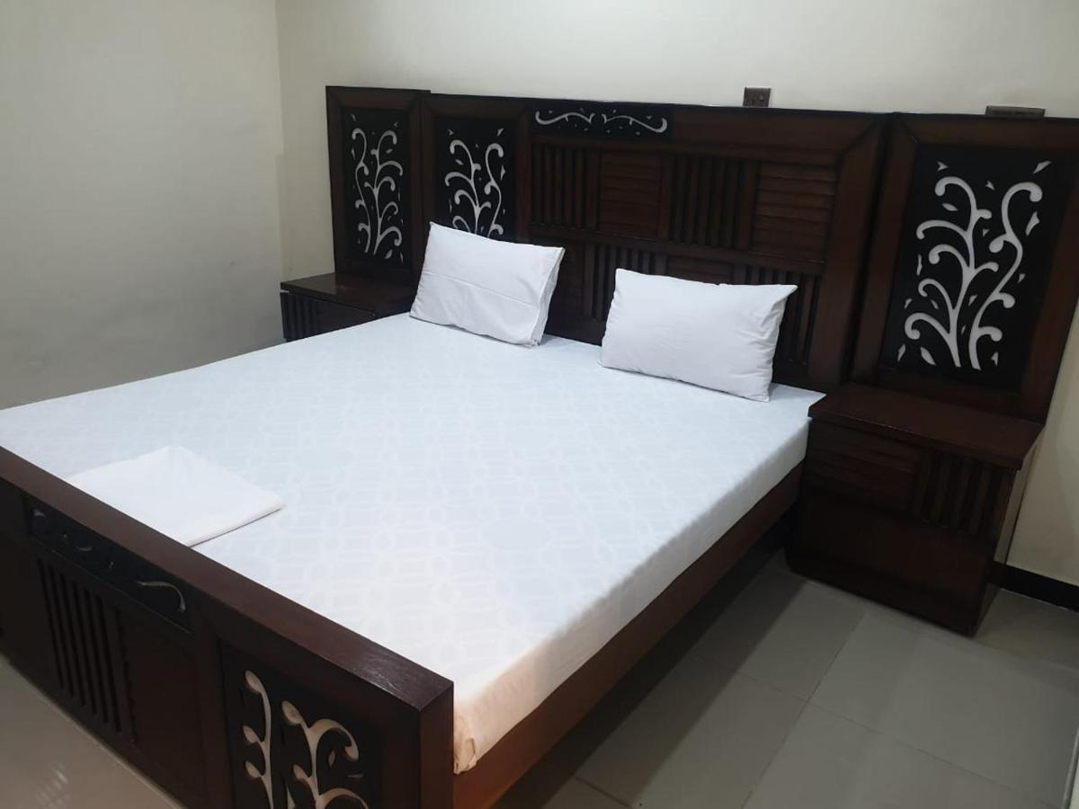 Dream Night Hotel Islamabad Zewnętrze zdjęcie